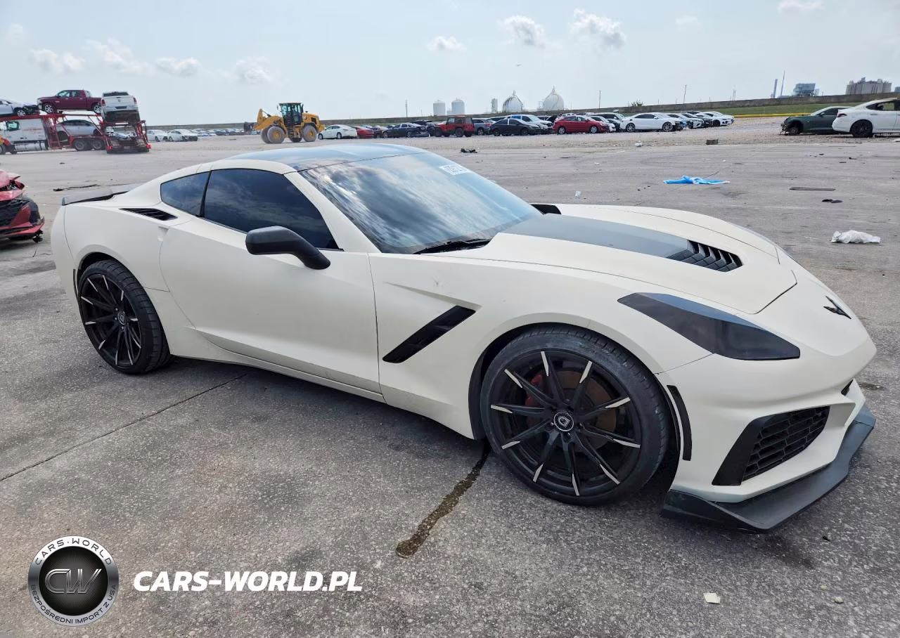 2015 Chevrolet Corvette Stingray 2Lt VIN:1G1YD2D78F5106419 - 4