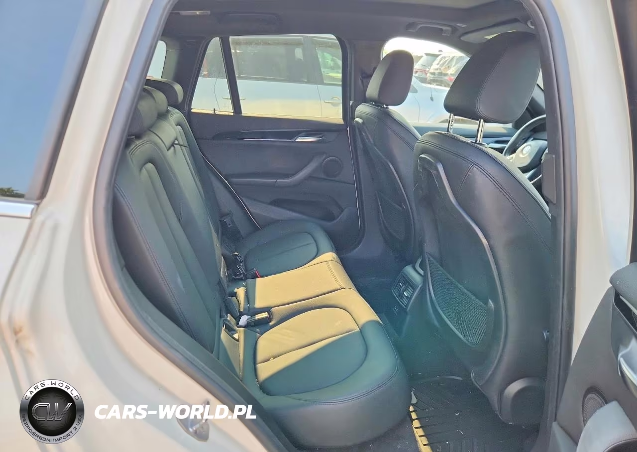 2018 BMW X1 xDrive28I VIN:WBXHT3C32J5L33180 - 11
