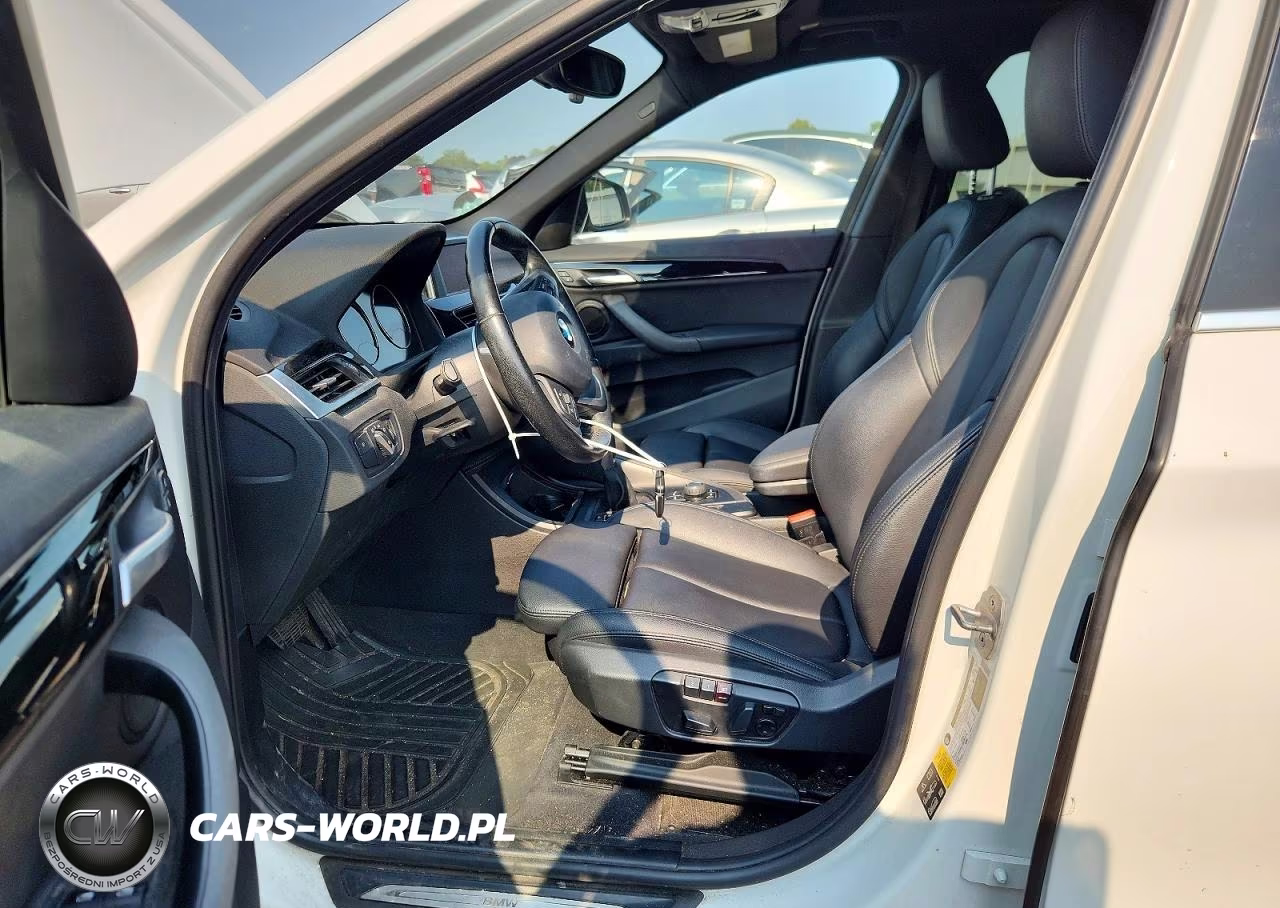 2018 BMW X1 xDrive28I VIN:WBXHT3C32J5L33180 - 7