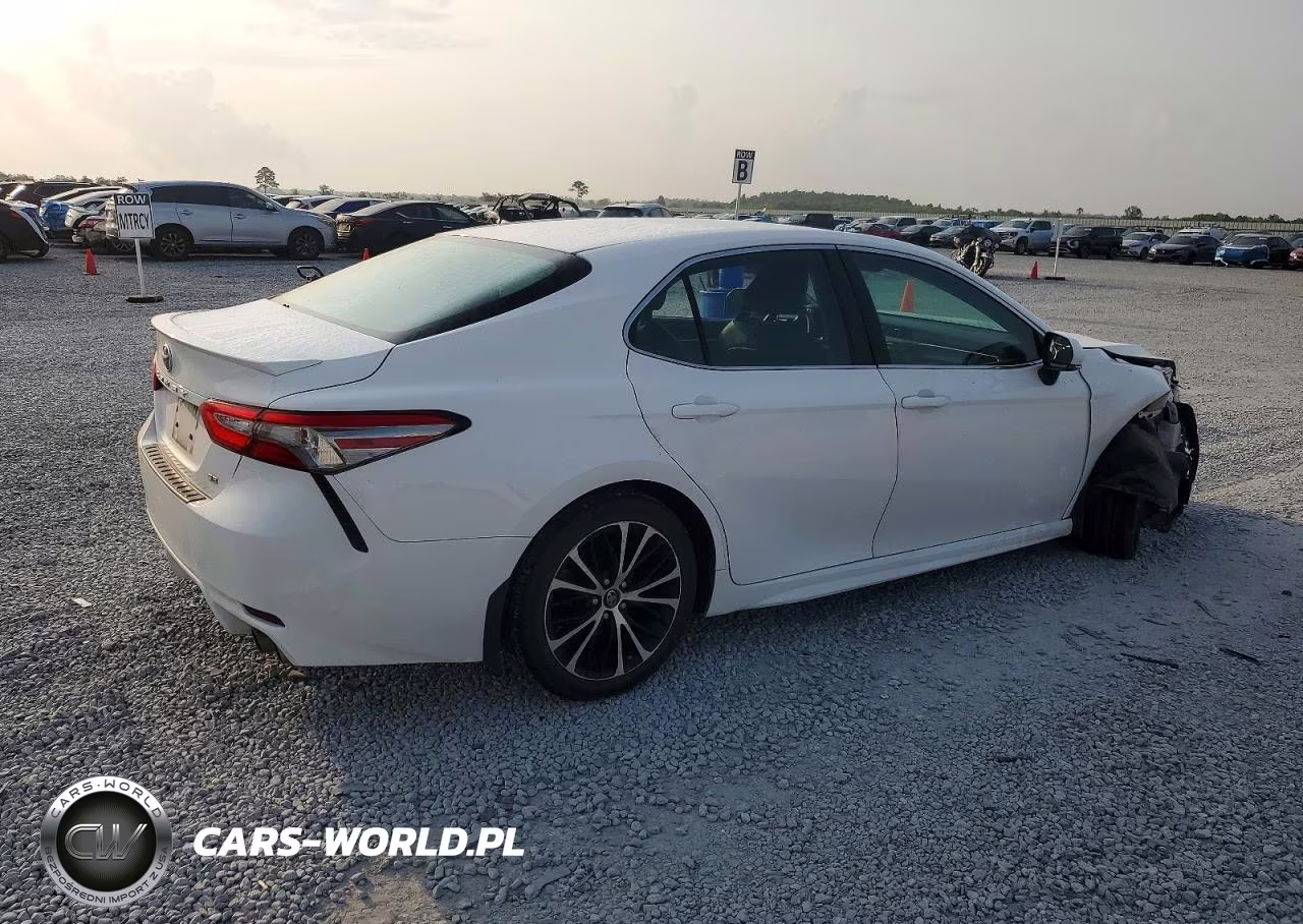 2018 Toyota Camry Se VIN:4T1B11HK7JU143390 - 4