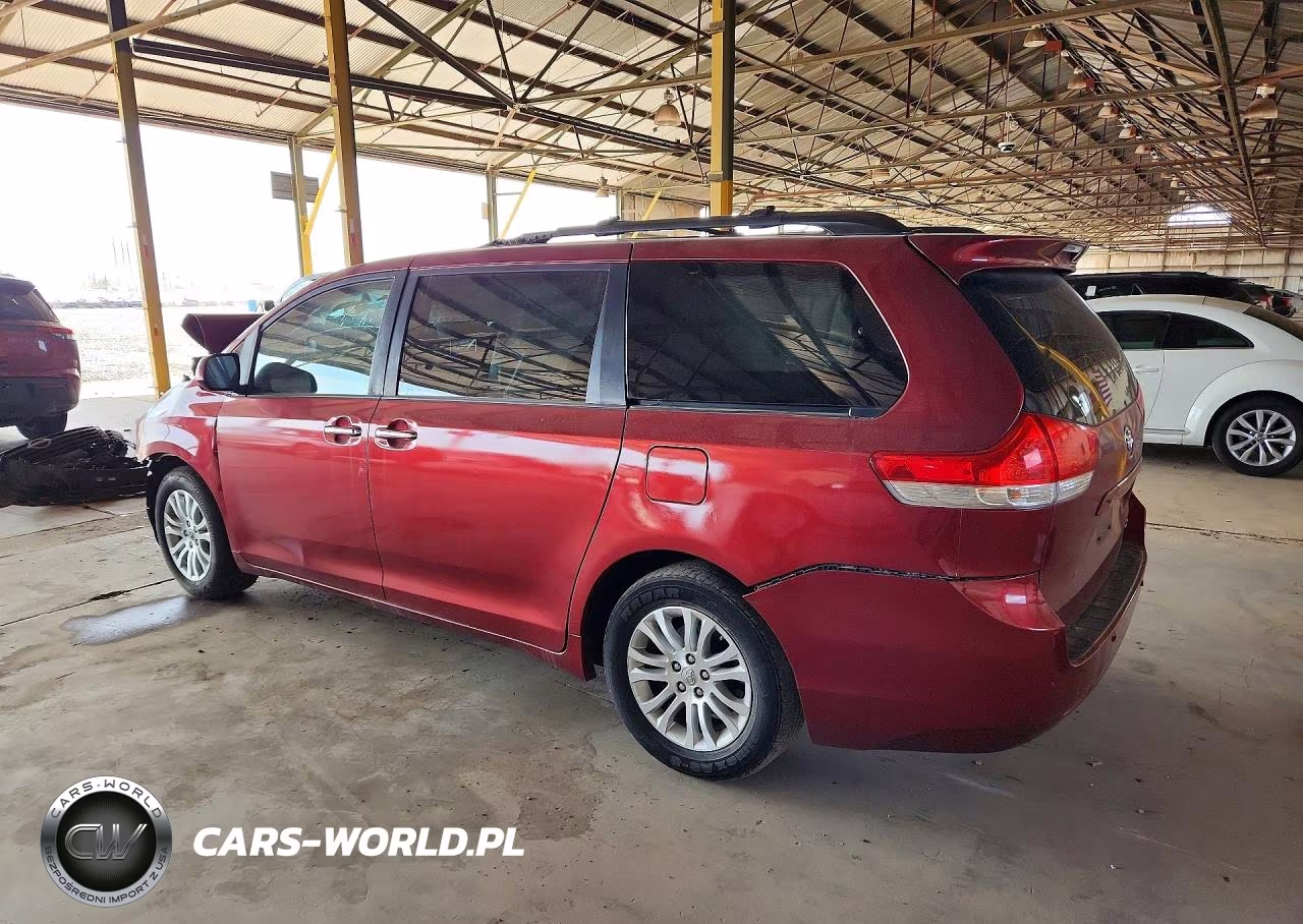2013 Toyota Sienna Xle 8-Passenger VIN:5TDYK3DC8DS393672 - 2