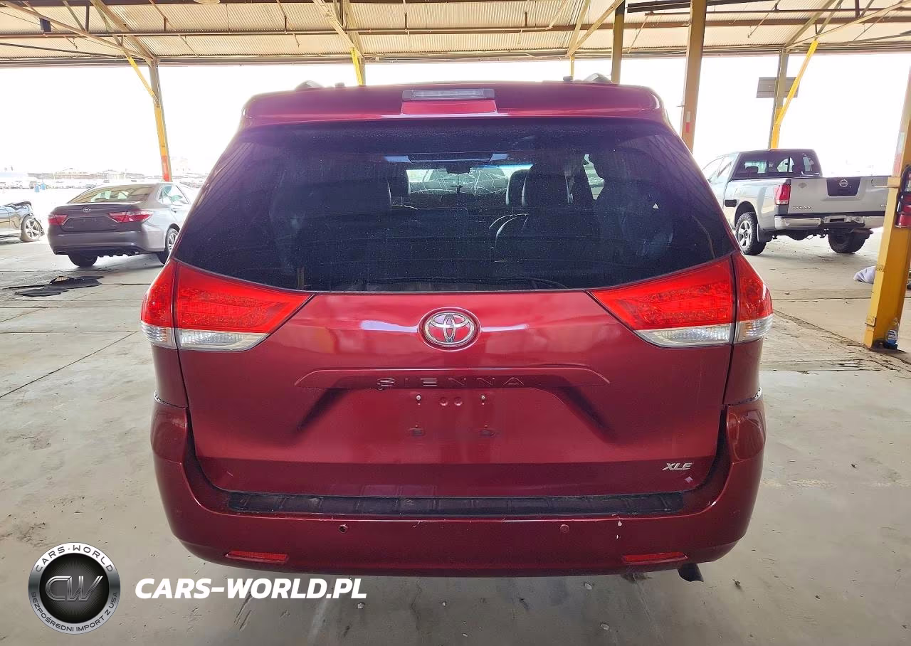 2013 Toyota Sienna Xle 8-Passenger VIN:5TDYK3DC8DS393672 - 6
