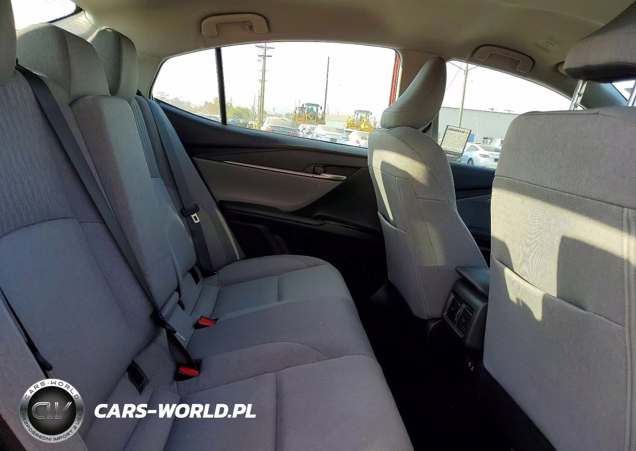 2025 Toyota Camry Le VIN:4T1DAACK9SU158684 - 10