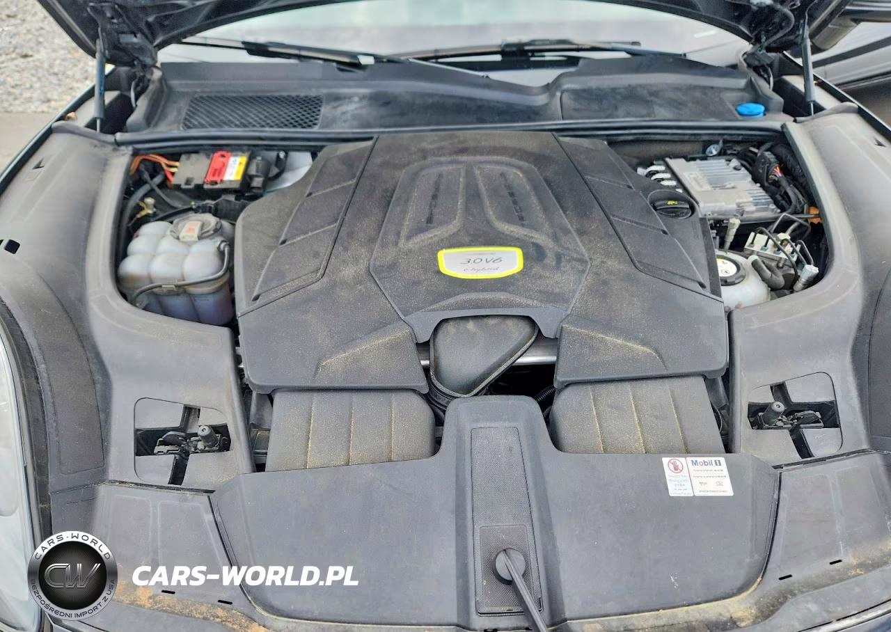 2021 Porsche Cayenne E Hybrid Coupe VIN:WP1BE2AY7MDA44164 - 12