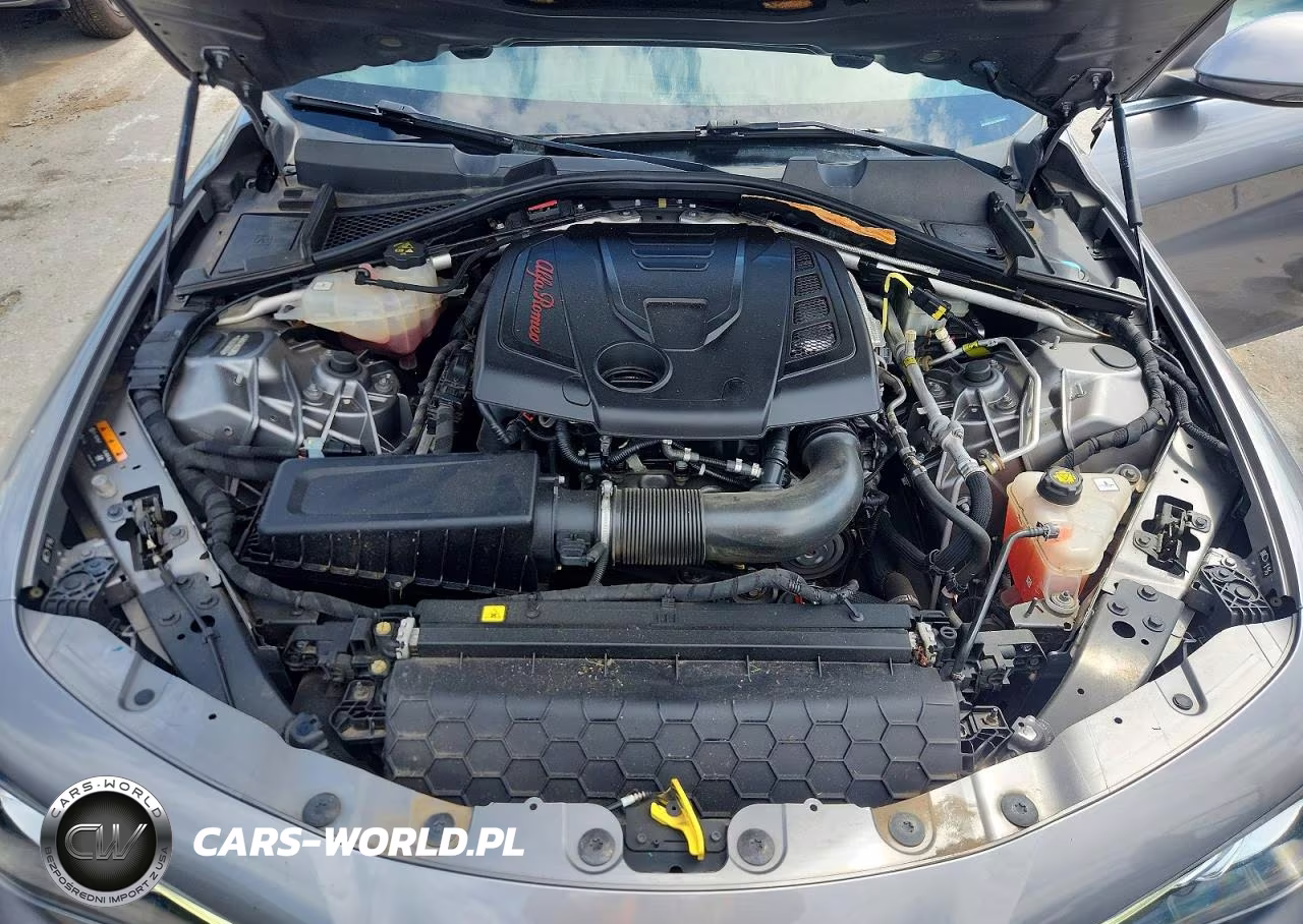 2018 Alfa Romeo Giulia Ti Q4 VIN:ZARFAEEN3J7575832 - 11