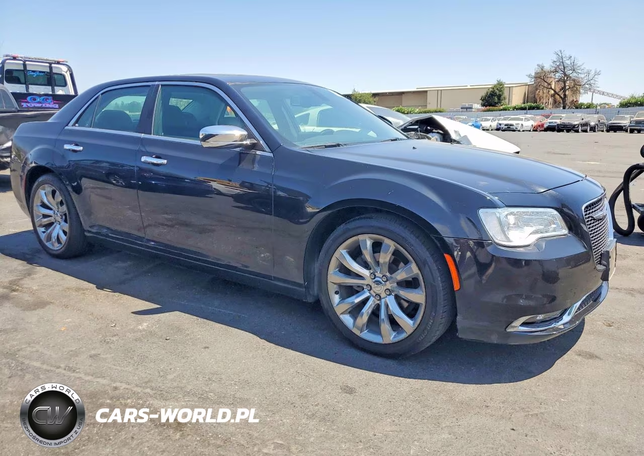 2017 Chrysler 300C VIN:2C3CCAEG7HH668003 - 4
