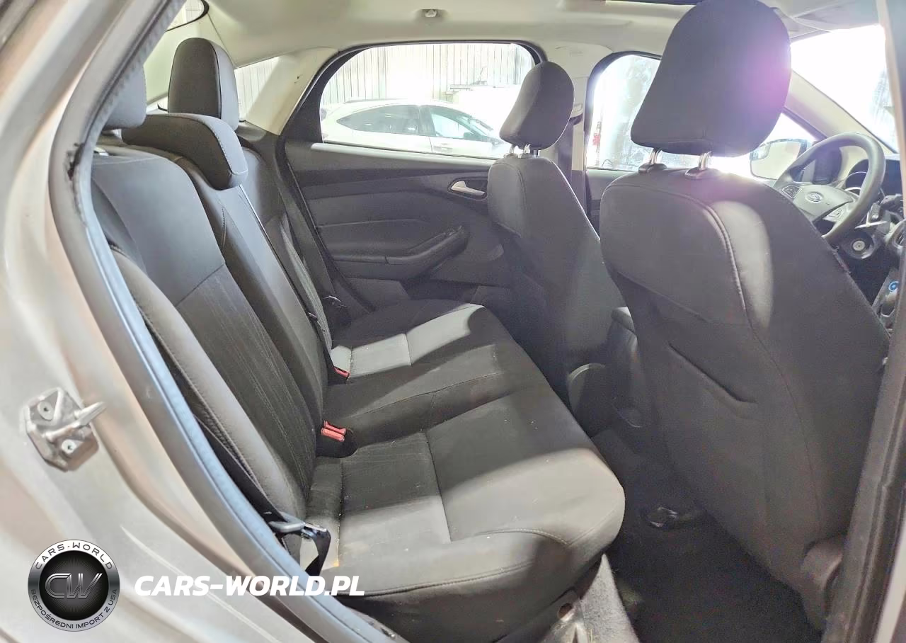 2015 Ford Focus Se VIN:1FADP3F23FL353496 - 10