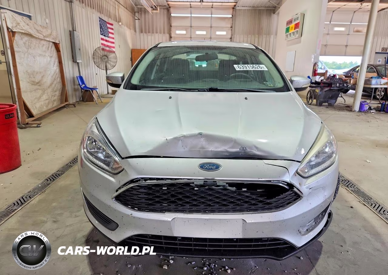2015 Ford Focus Se VIN:1FADP3F23FL353496 - 5