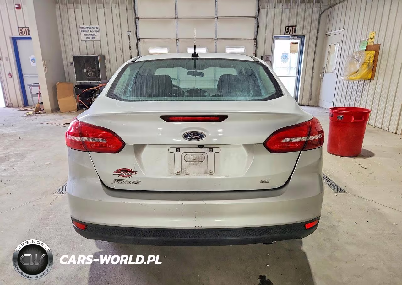 2015 Ford Focus Se VIN:1FADP3F23FL353496 - 6