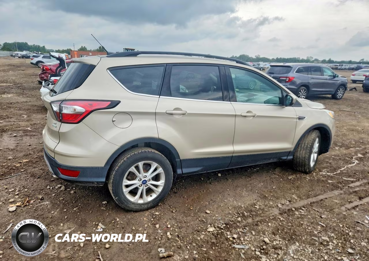 2018 Ford Escape Se VIN:1FMCU0GD5JUA44088 - 3