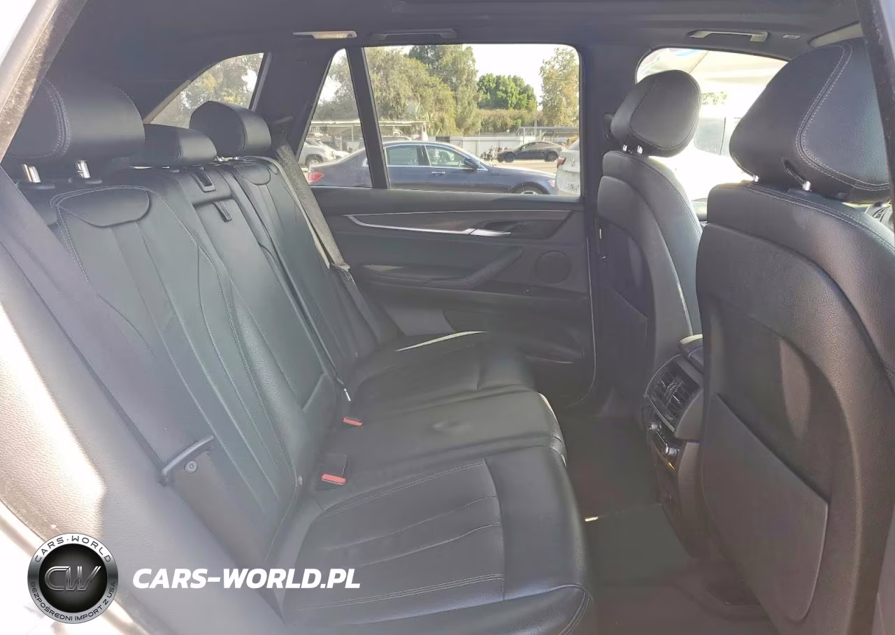 2018 BMW X5 Xdr40E VIN:5UXKT0C50J0W00573 - 11