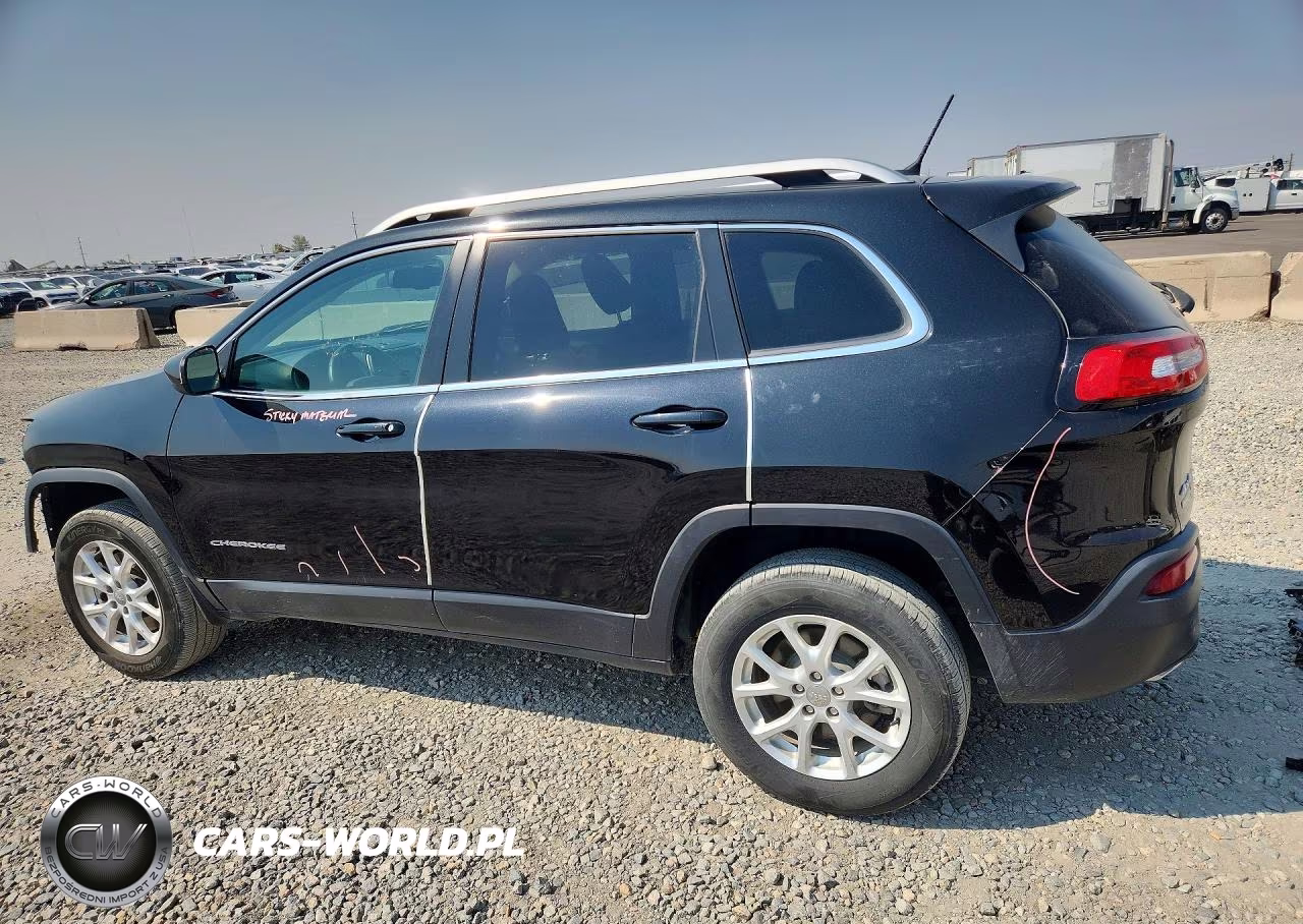 2015 Jeep Cherokee Latitude VIN:1C4PJMCS0FW654440 - 2
