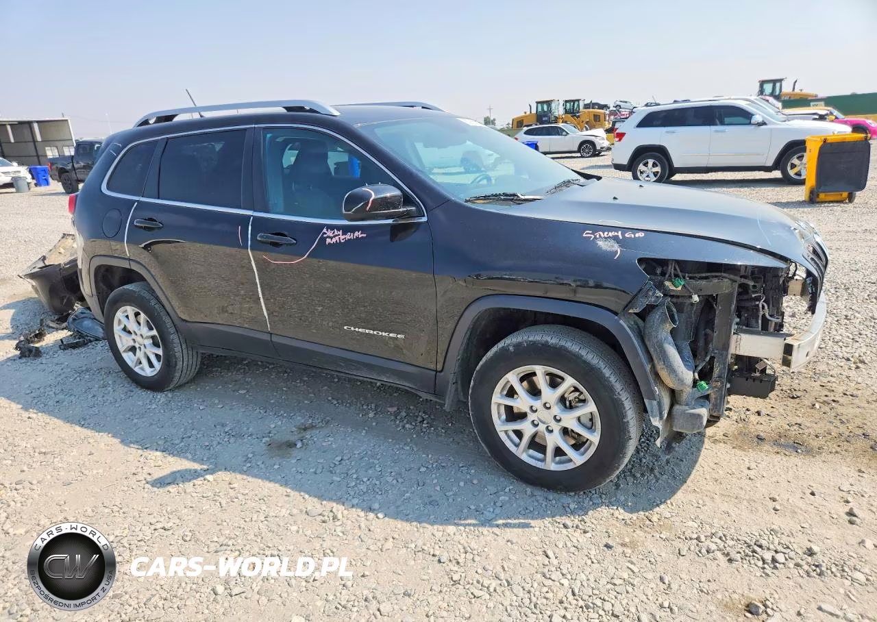2015 Jeep Cherokee Latitude VIN:1C4PJMCS0FW654440 - 4