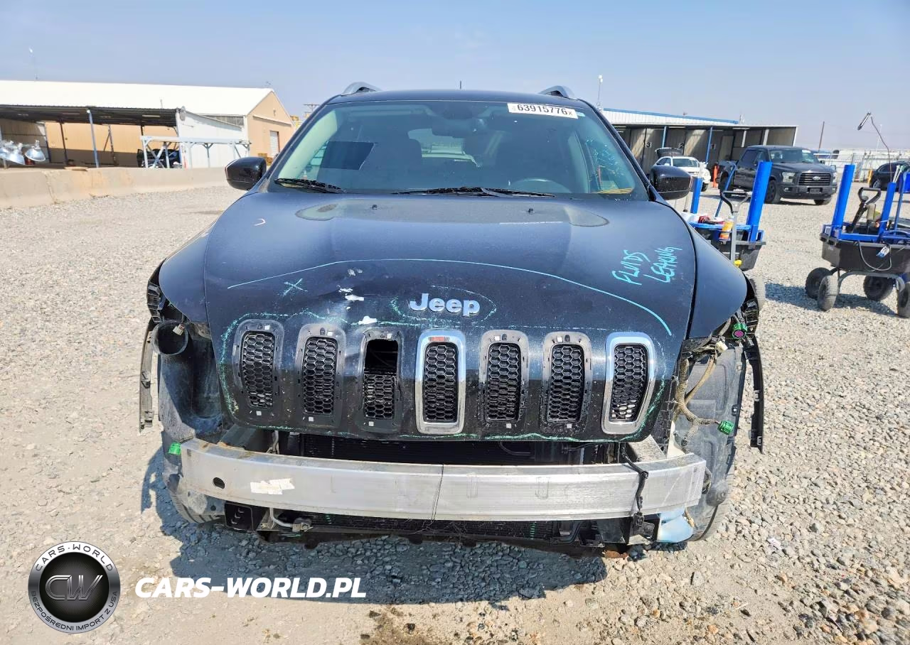 2015 Jeep Cherokee Latitude VIN:1C4PJMCS0FW654440 - 5