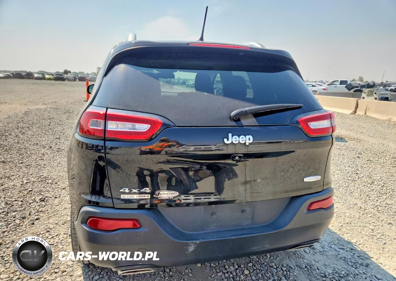 2015 Jeep Cherokee Latitude VIN:1C4PJMCS0FW654440 - 6