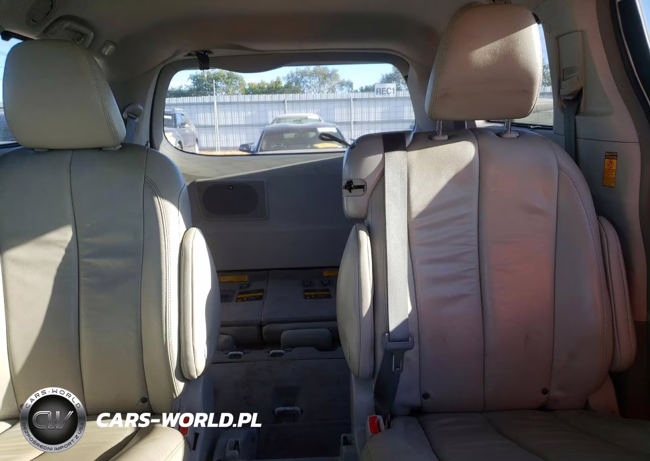 2014 Toyota Sienna Xle 8-Passenger VIN:5TDYK3DC7ES448114 - 10