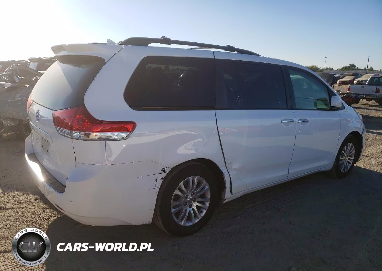 2014 Toyota Sienna Xle 8-Passenger VIN:5TDYK3DC7ES448114 - 3