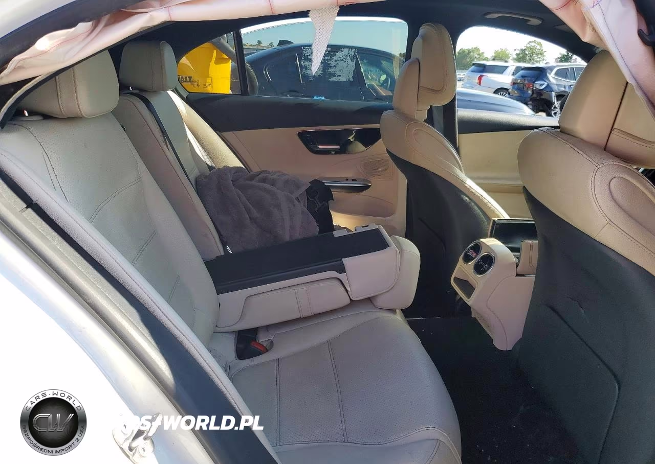 2025 Mercedes-Benz C 300 4Matic VIN:W1KAF4HBXSR242086 - 10