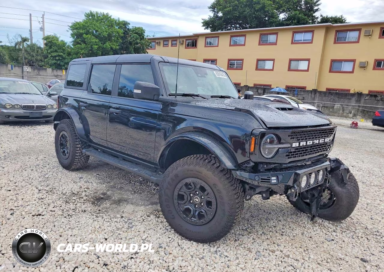 2023 Ford Bronco Base VIN:1FMEE5DP7PLB43334 - 4