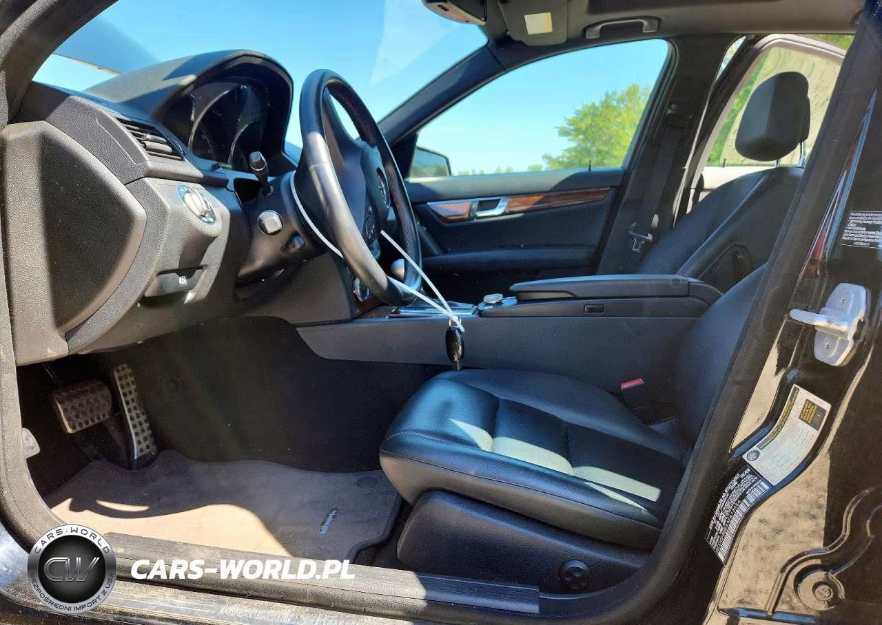 2010 Mercedes-Benz C 300 4Matic VIN:WDDGF8BB9AF413484 - 7