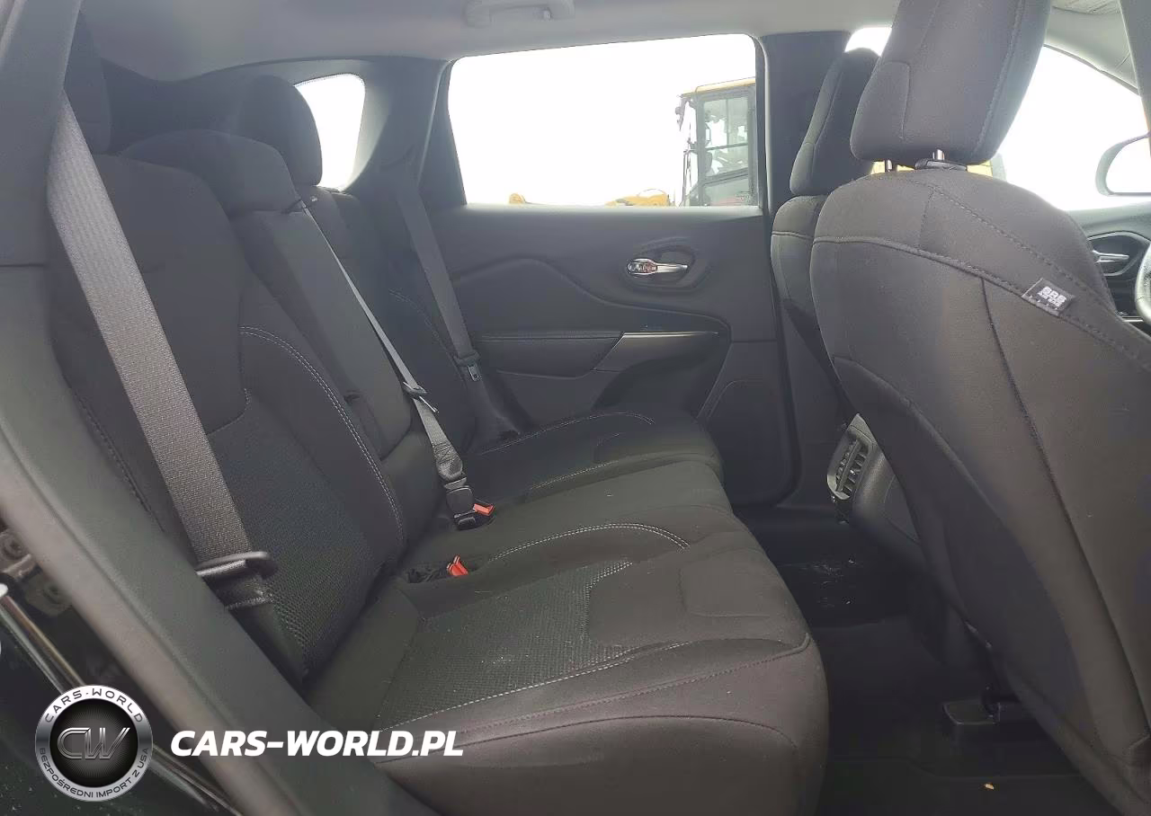 2020 Jeep Cherokee Latitude VIN:1C4PJLCB7LD648636 - 11