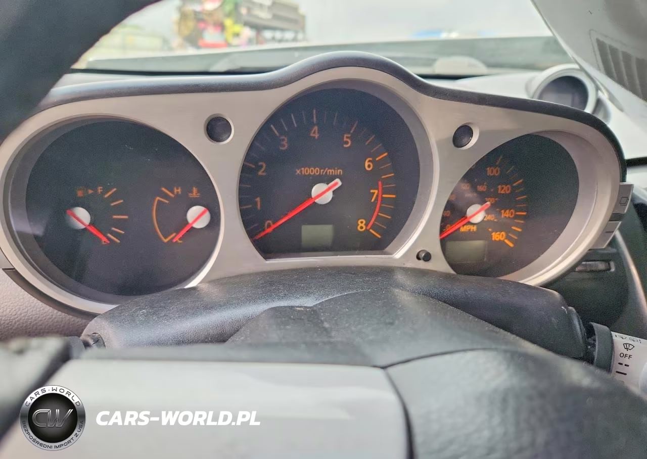 2005 Nissan 350Z Base VIN:JN1AZ34D45M604792 - 9