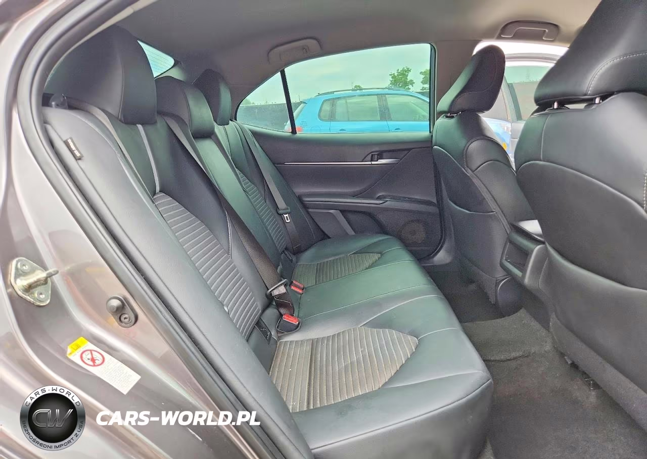 2018 Toyota Camry Se VIN:4T1B11HK9JU610499 - 10