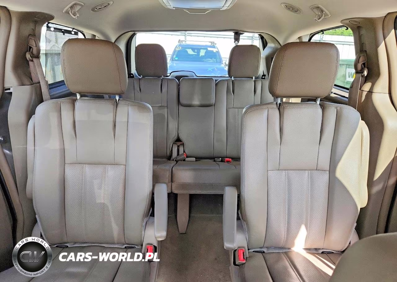 2016 Chrysler Town & Country Touring L VIN:2C4RC1CG6GR305144 - 10