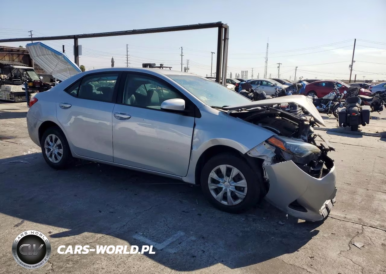 2017 Toyota Corolla L VIN:5YFBURHEXHP713152 - 4