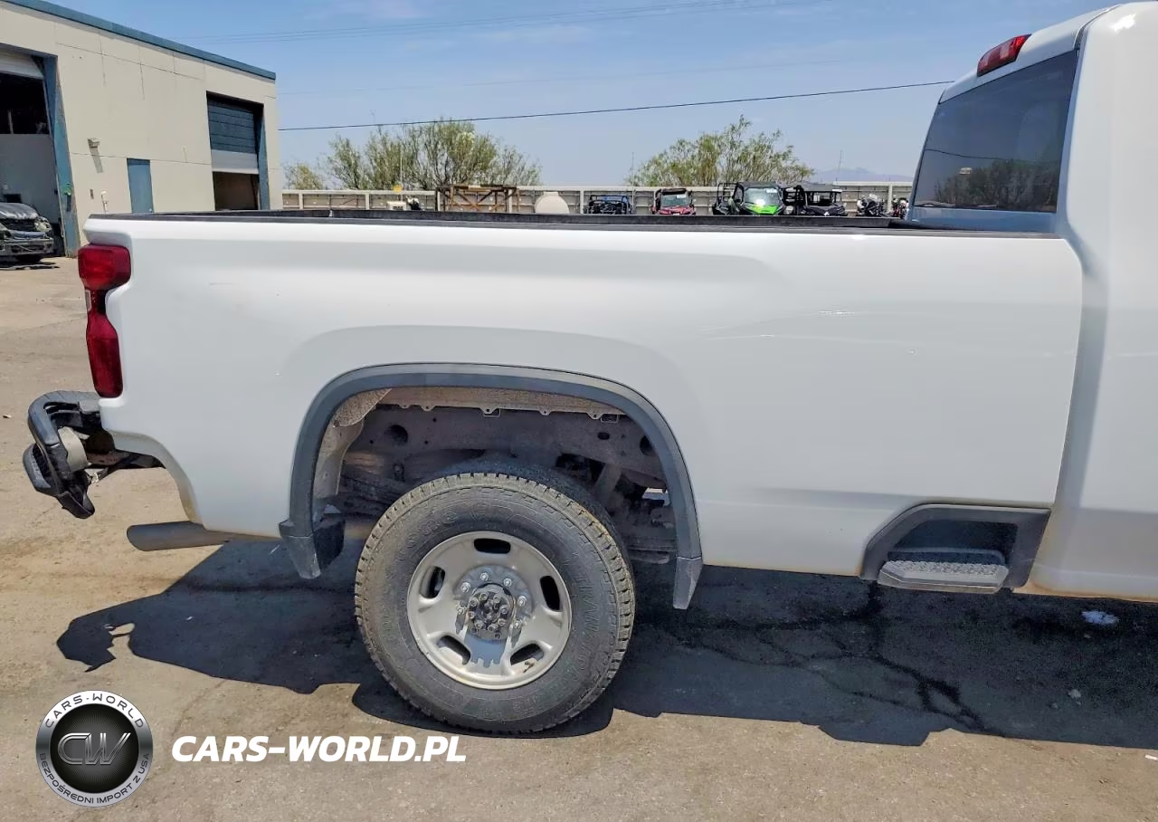 2024 Chevrolet Silverado C2500 Heavy Duty VIN:1GC0WLE74RF445664 - 10