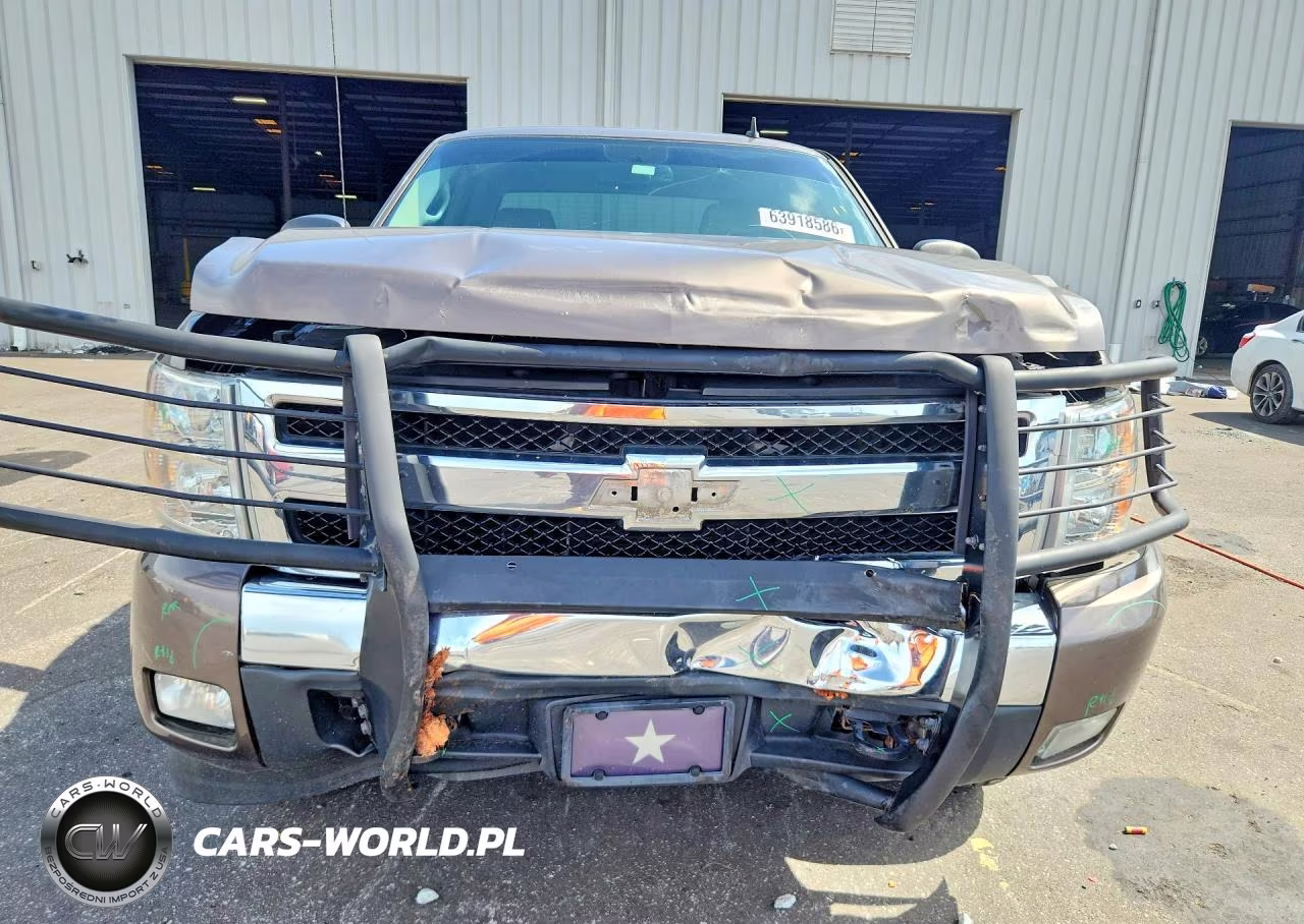2008 Chevrolet Silverado C1500 VIN:2GCEC19J681128970 - 5