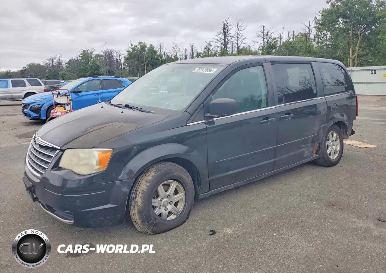 2010 Chrysler Town & Country Lx