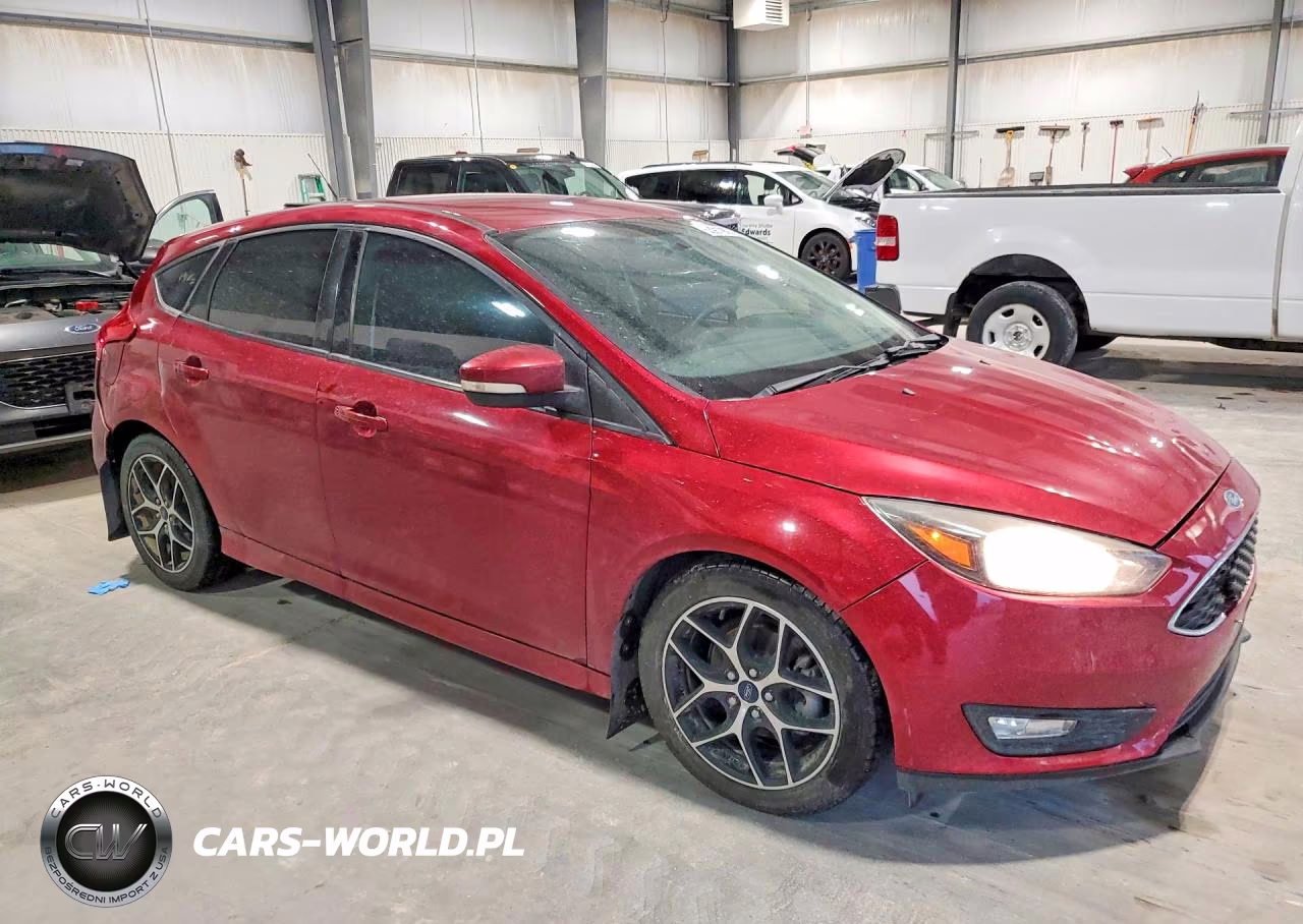 2016 Ford Focus Se VIN:1FADP3K27GL360409 - 4