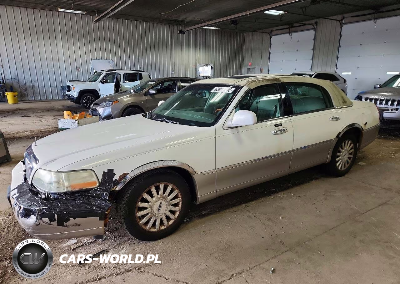 2003 Lincoln Town Car Signature
