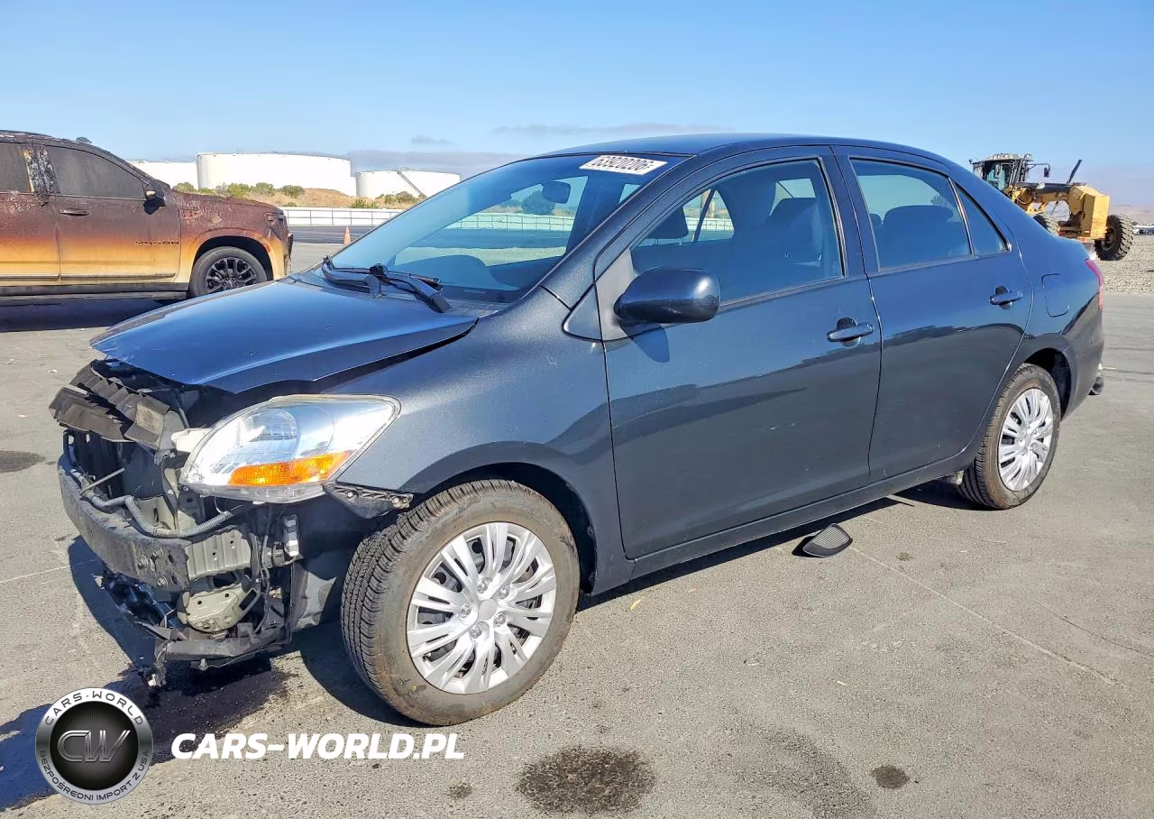 2010 Toyota Yaris Base – zdjęcie 1 z 13