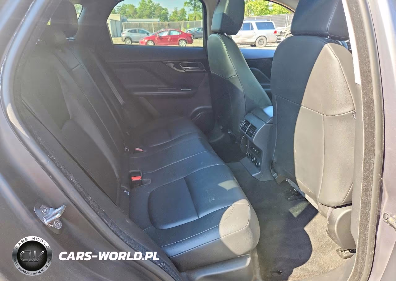 2020 Jaguar F-Pace Premium VIN:SADCJ2FX4LA629242 - 11
