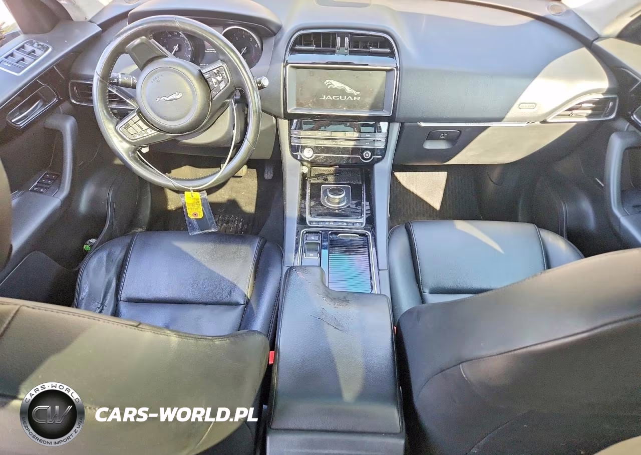 2020 Jaguar F-Pace Premium VIN:SADCJ2FX4LA629242 - 8