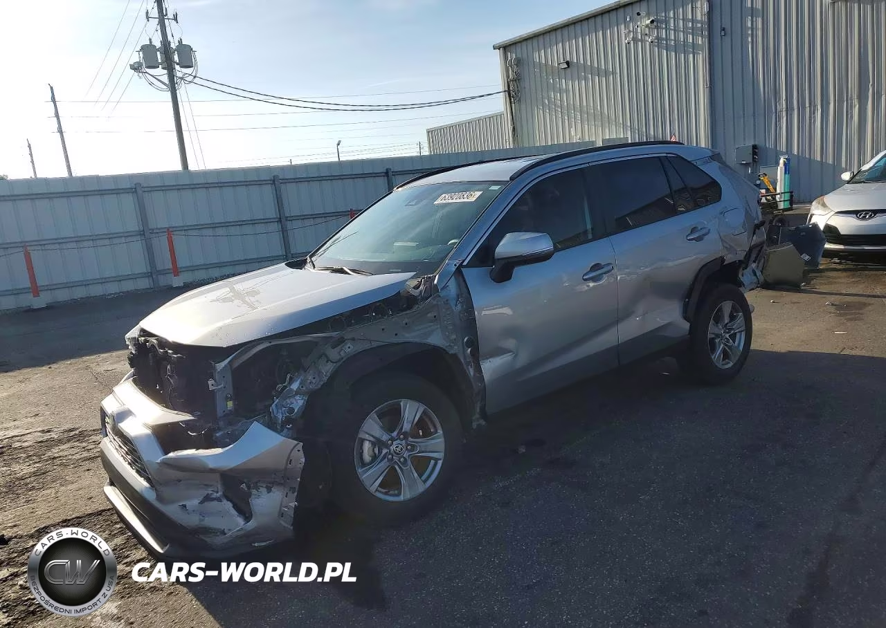 2024 Toyota Rav4 Xle – zdjęcie 1 z 13