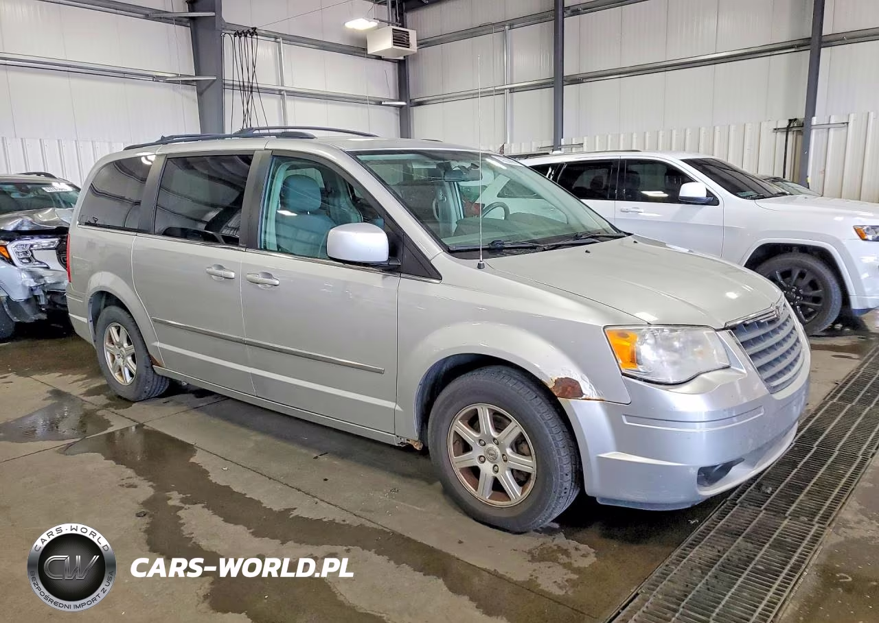 2010 Chrysler Town & Country Touring VIN:2A4RR5D13AR427705 - 4