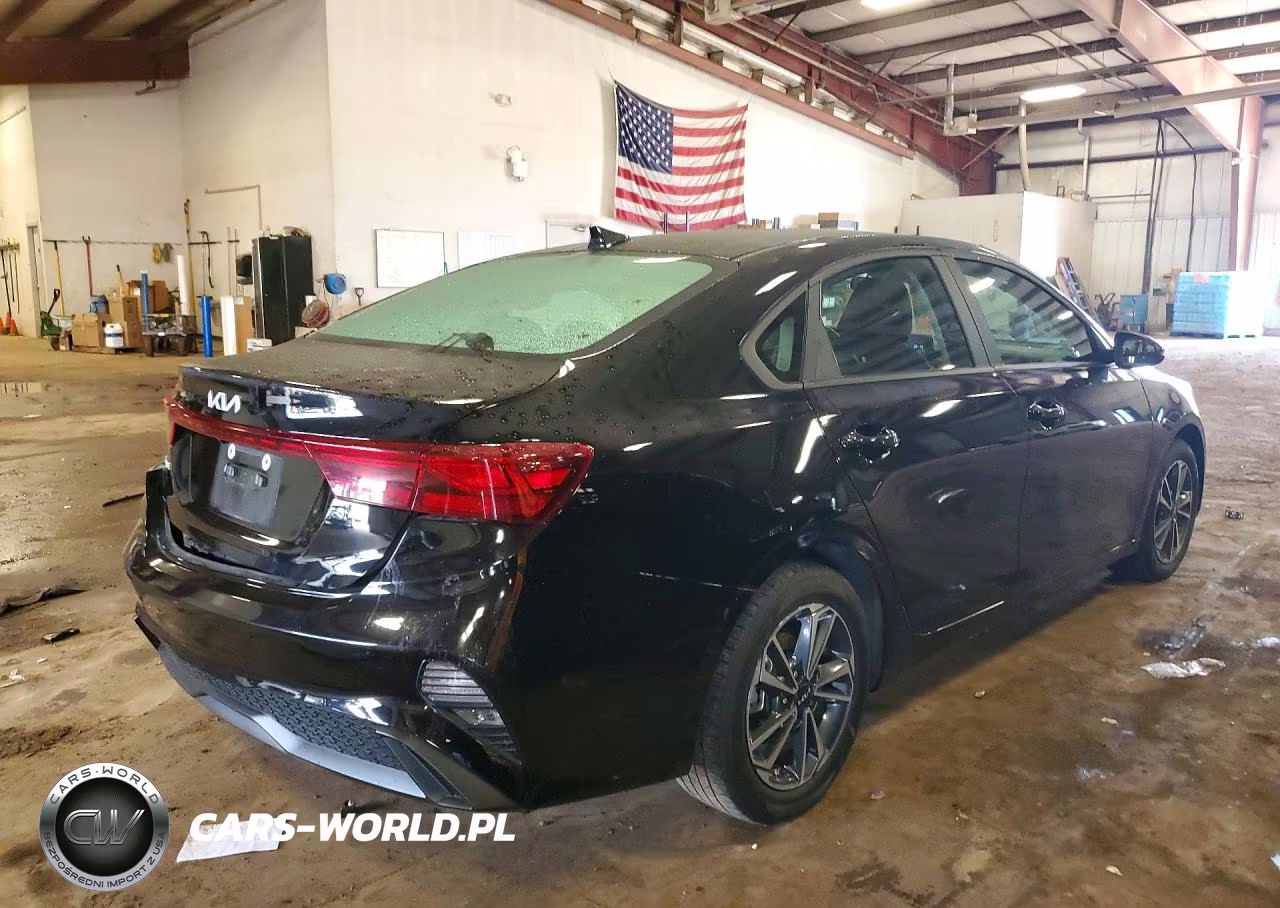 2024 Kia Forte Lxs VIN:3KPF24AD0RE714275 - 3