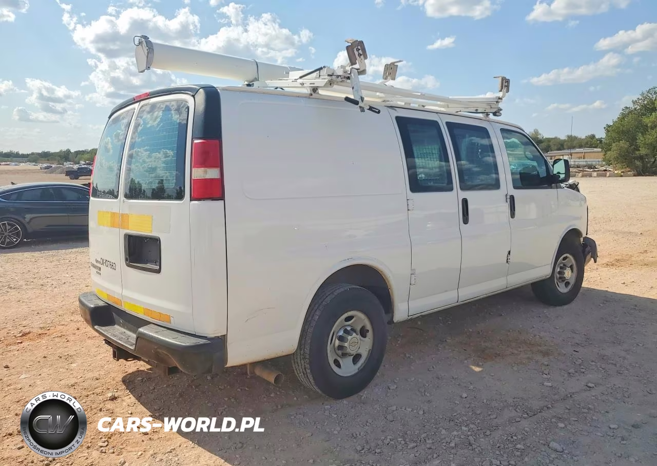 2012 Chevrolet Express G2500 VIN:1GCWGFCB8C1122822 - 3
