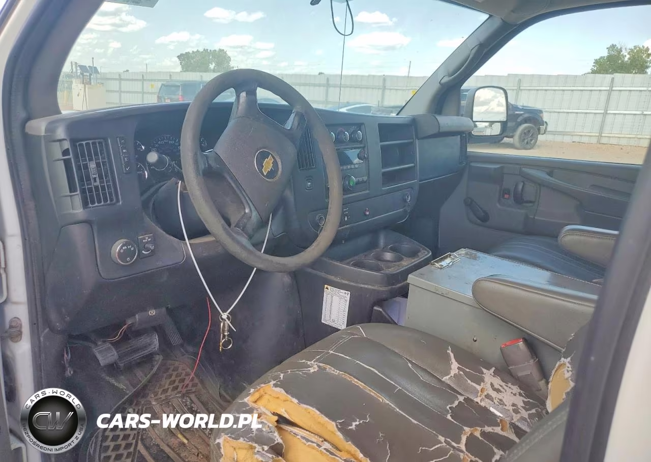 2012 Chevrolet Express G2500 VIN:1GCWGFCB8C1122822 - 8