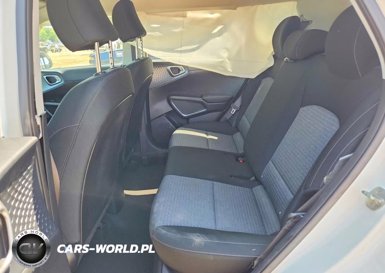 2021 Kia Soul S VIN:KNDJ23AU5M7797117 - 11