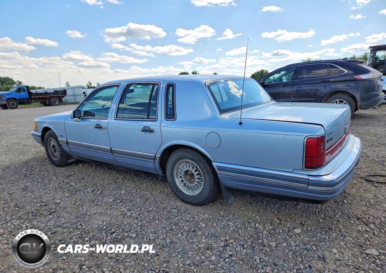 1990 Lincoln Town Car Signature VIN:1LNCM82F4LY804448 - 2