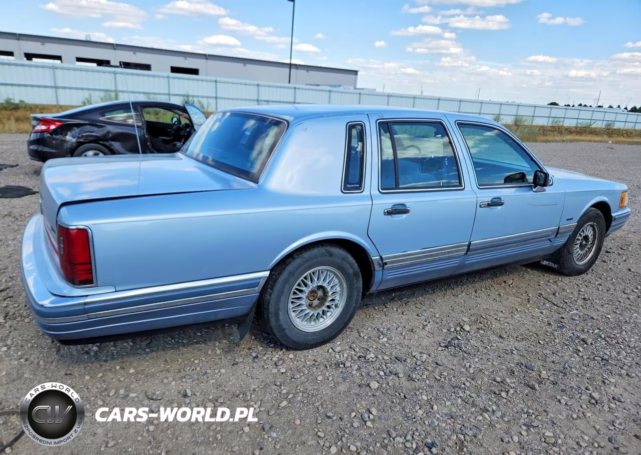 1990 Lincoln Town Car Signature VIN:1LNCM82F4LY804448 - 3