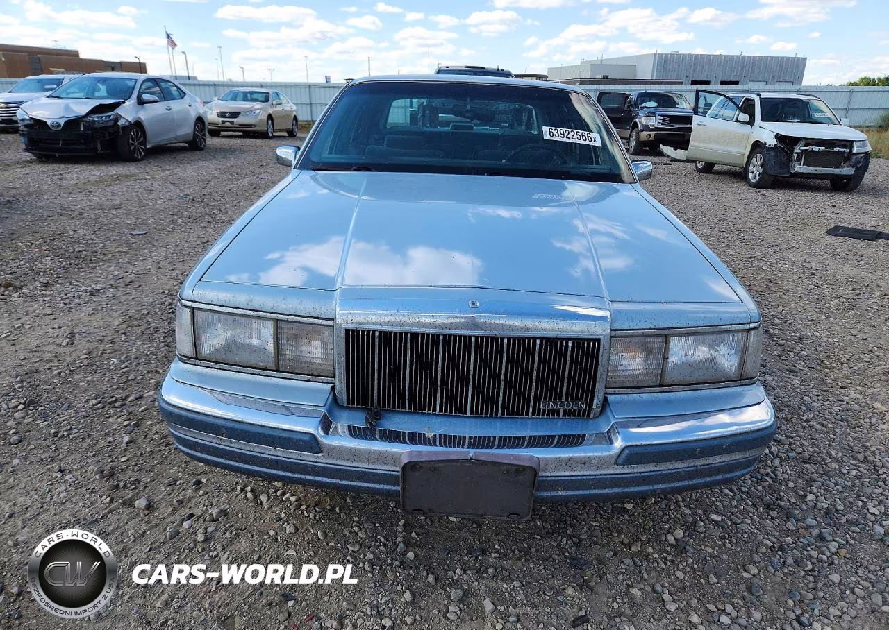 1990 Lincoln Town Car Signature VIN:1LNCM82F4LY804448 - 5