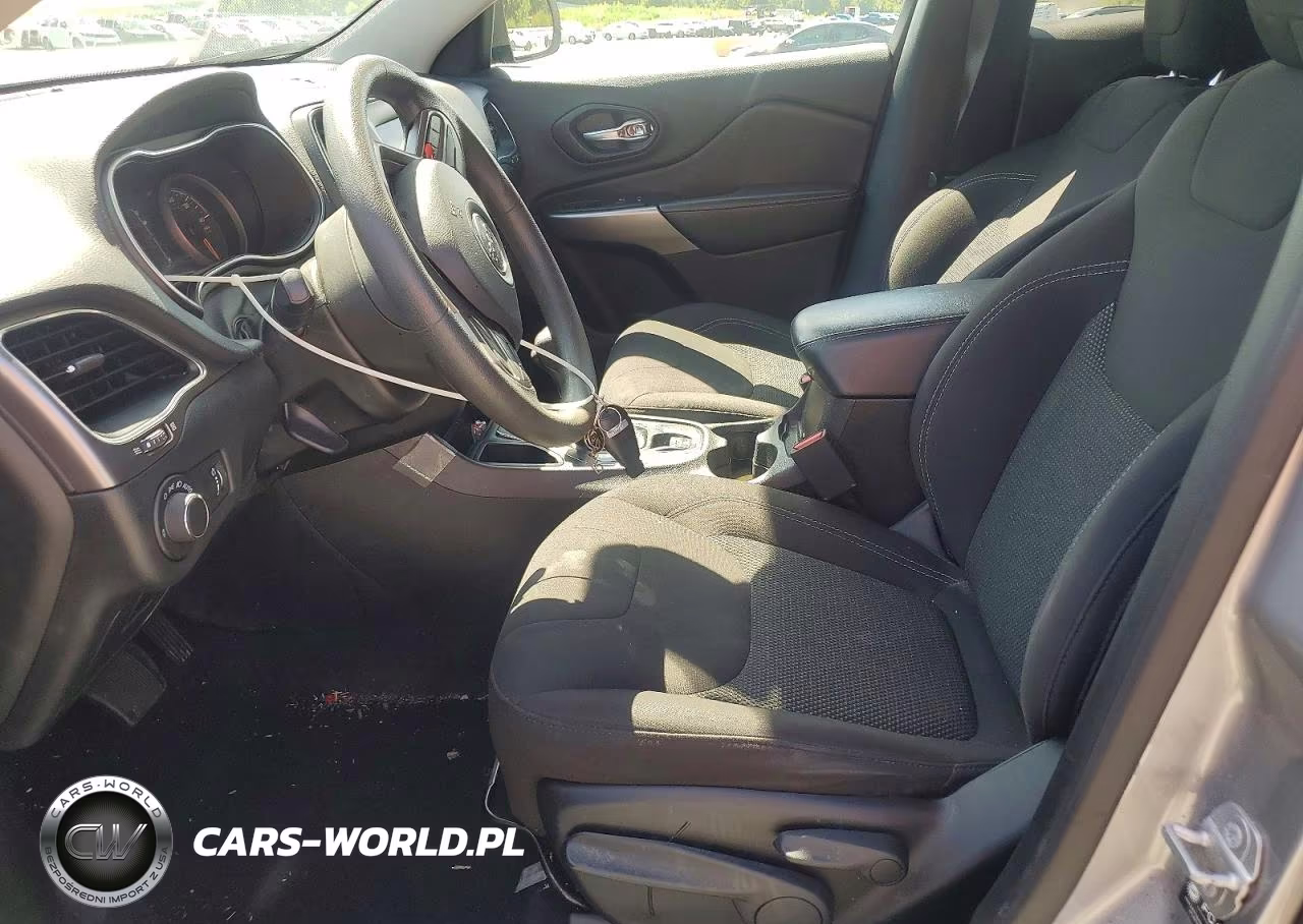 2021 Jeep Cherokee Latitude VIN:1C4PJLCB4MD173965 - 7