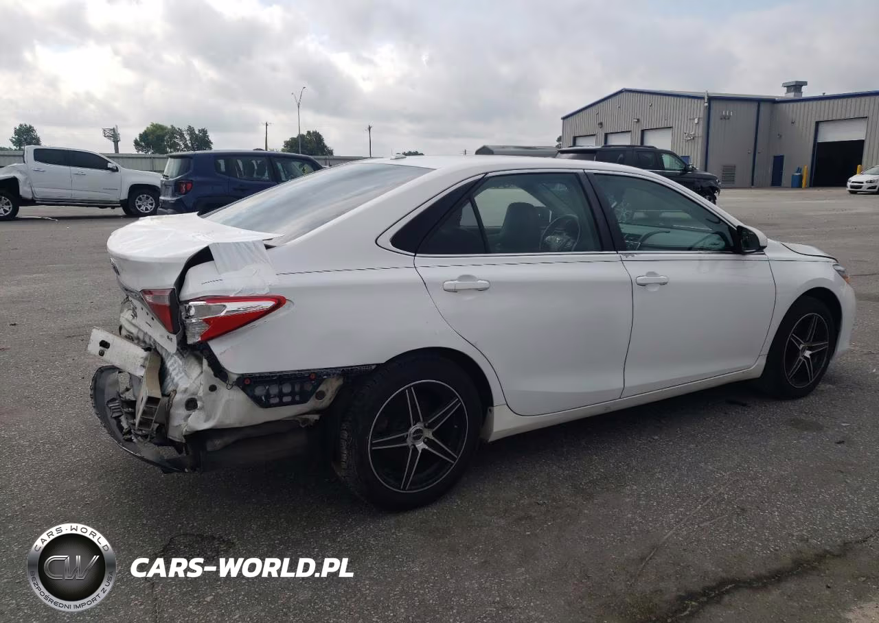 2016 Toyota Camry Le VIN:4T4BF1FK2GR553520 - 3