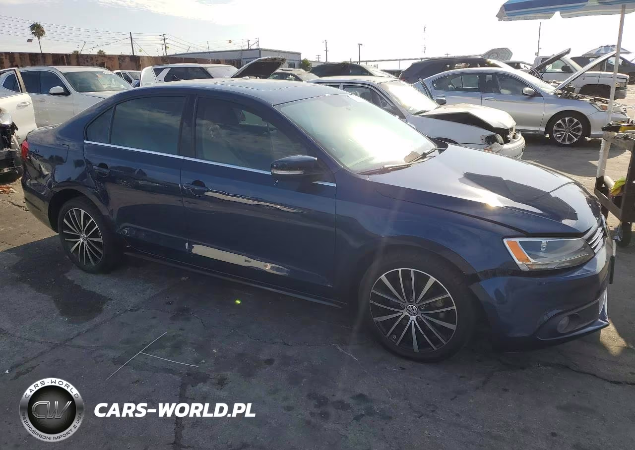 2012 Volkswagen Jetta Sel VIN:3VWLP7AJ4CM381133 - 4