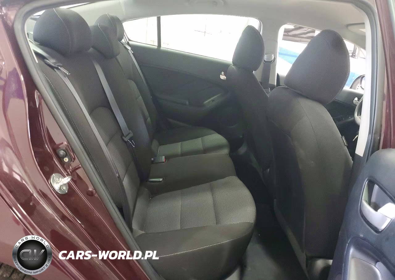 2018 Kia Forte Lx VIN:3KPFK4A78JE276362 - 10